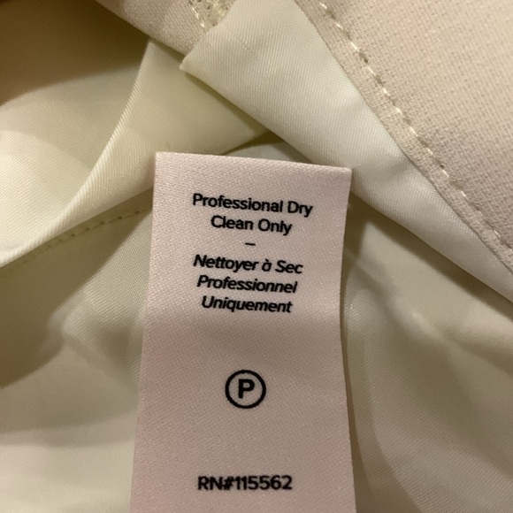 NWOT cinq a sept CROCHET LACE CORINNA SHORT Size 10 - Picture 16 of 16